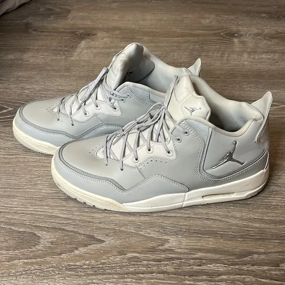 EUC Jordan Courtside shoes (men’s 10) - Picture 11 of 11